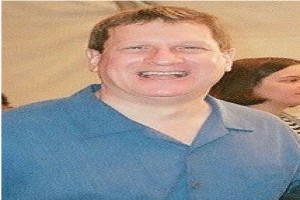 صورة المؤلف لي ستروبل